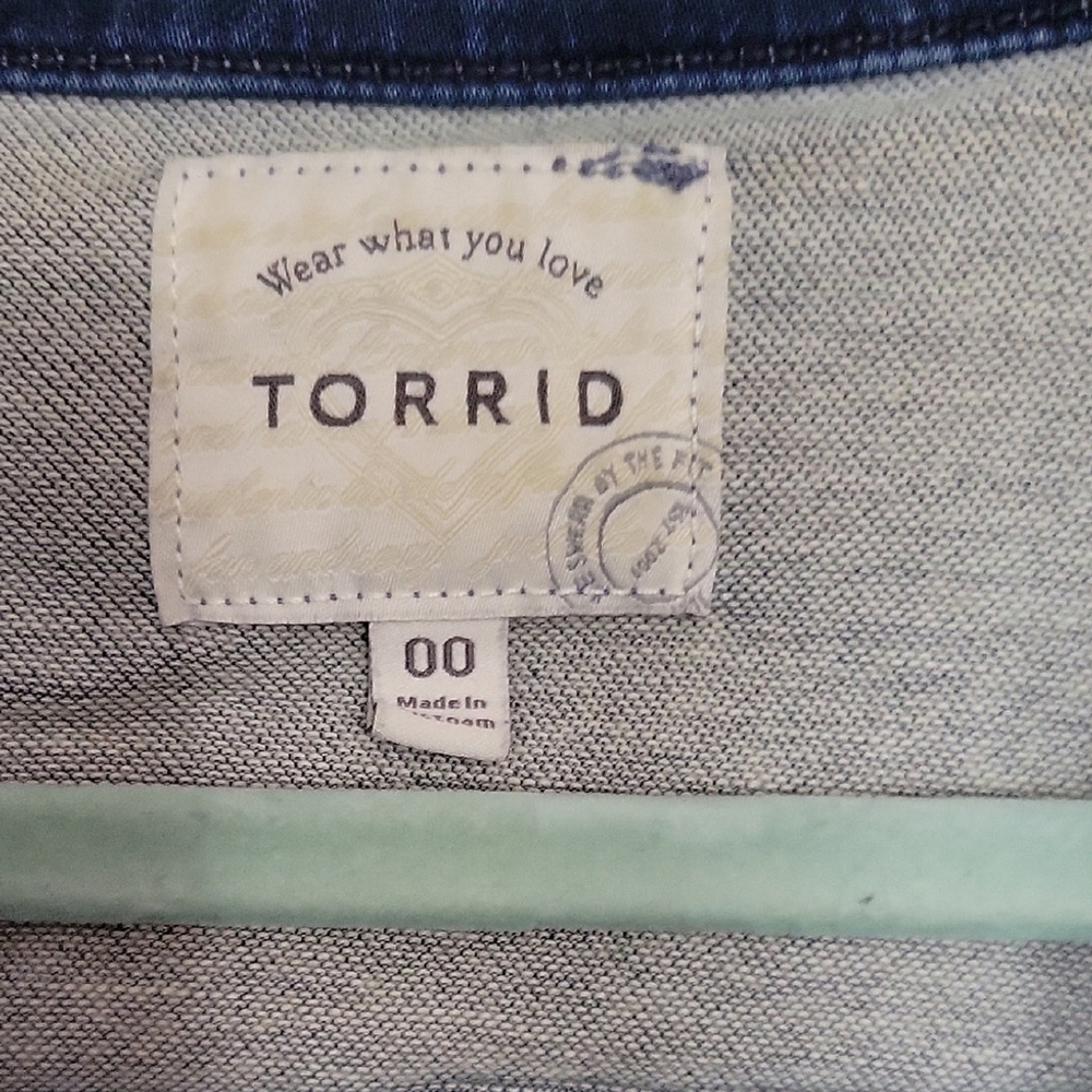 Torrid Blue Denim Jean Jacket Size 00 - Picture 2 of 8